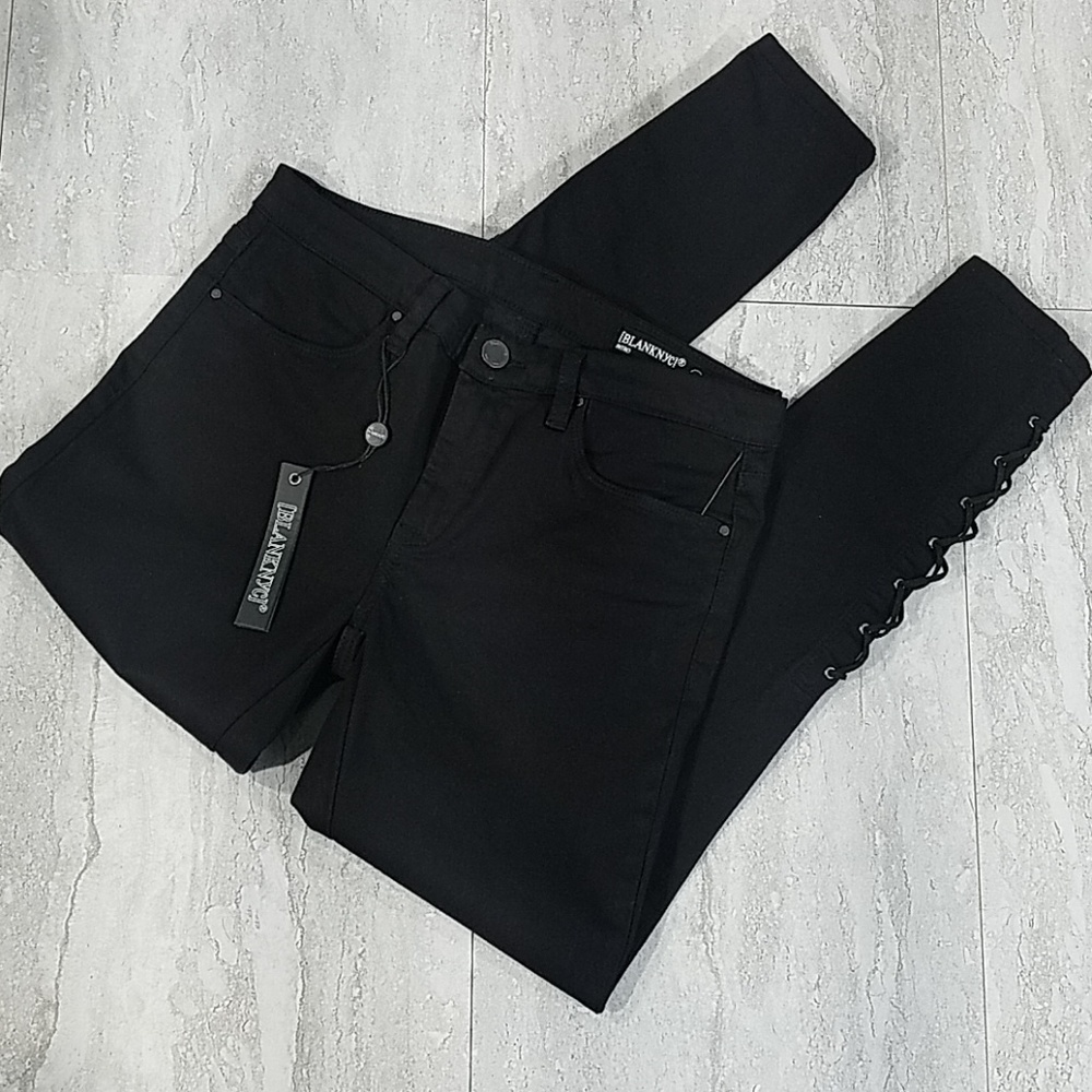 🆕️🌺Sale🌺 Blank Nyc Intro Lace Skinny Jeans